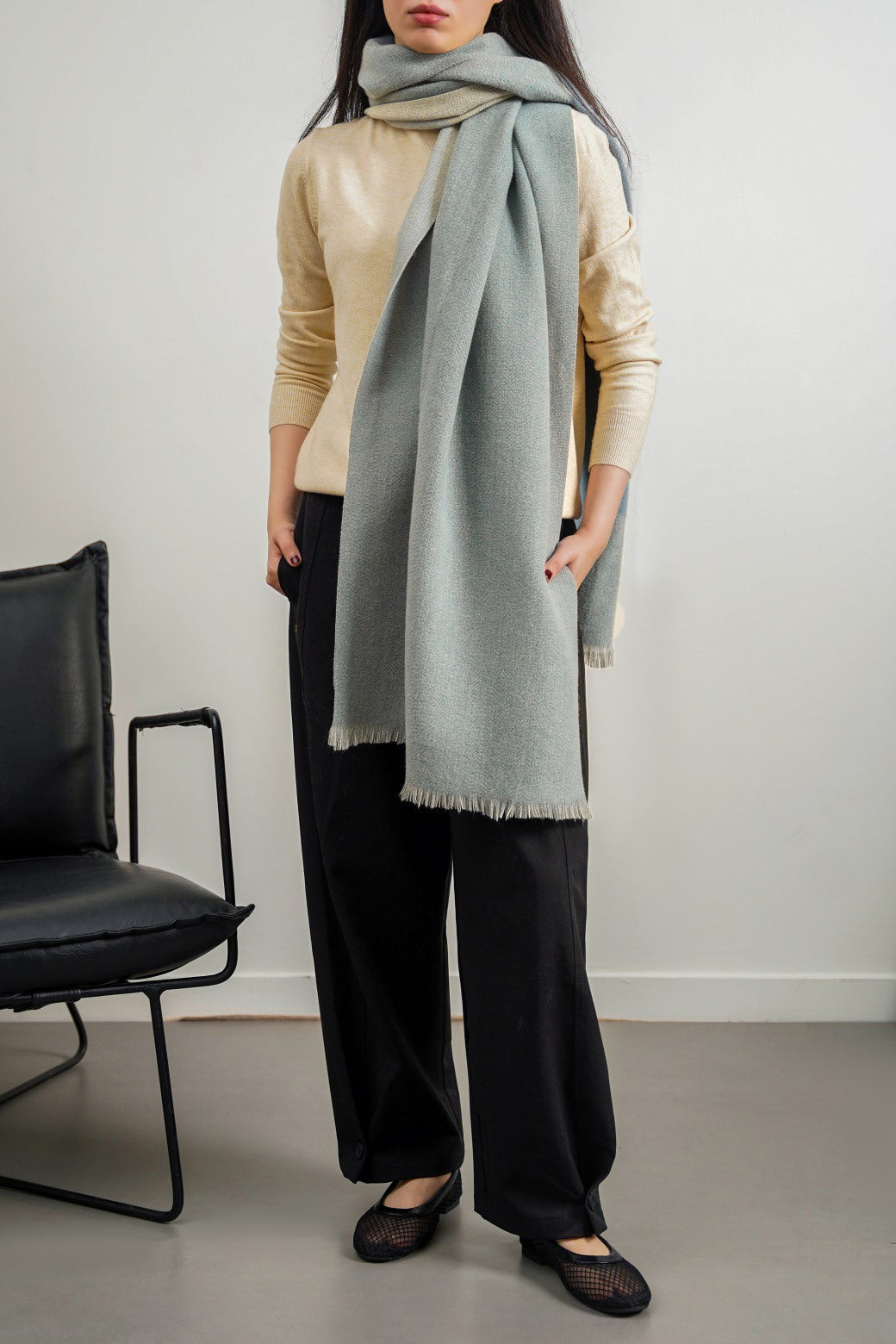 PLUSH REVERSIBLE SCARF – Lama Retail