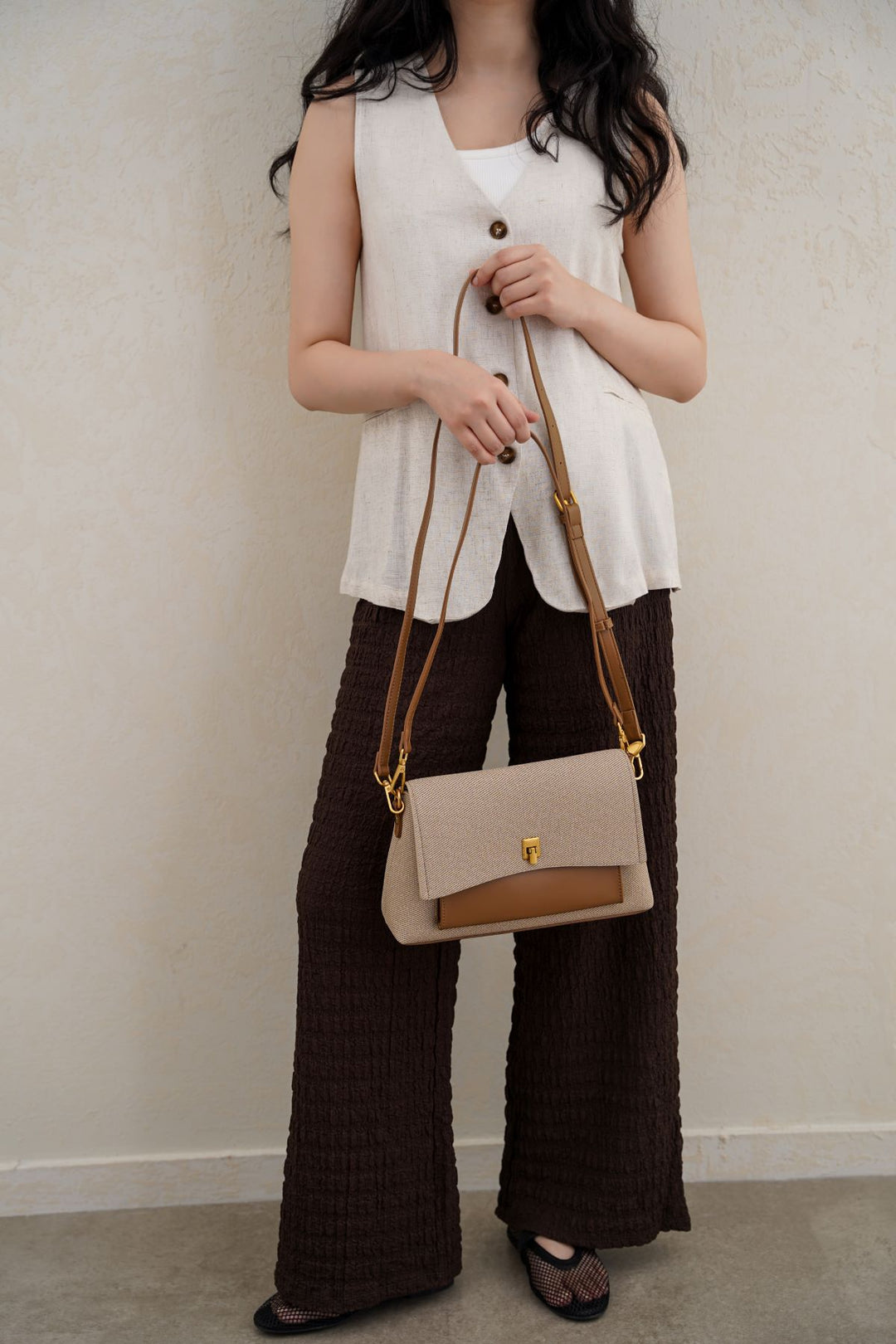 BEIGE TABARIS SHOULDER BAG
