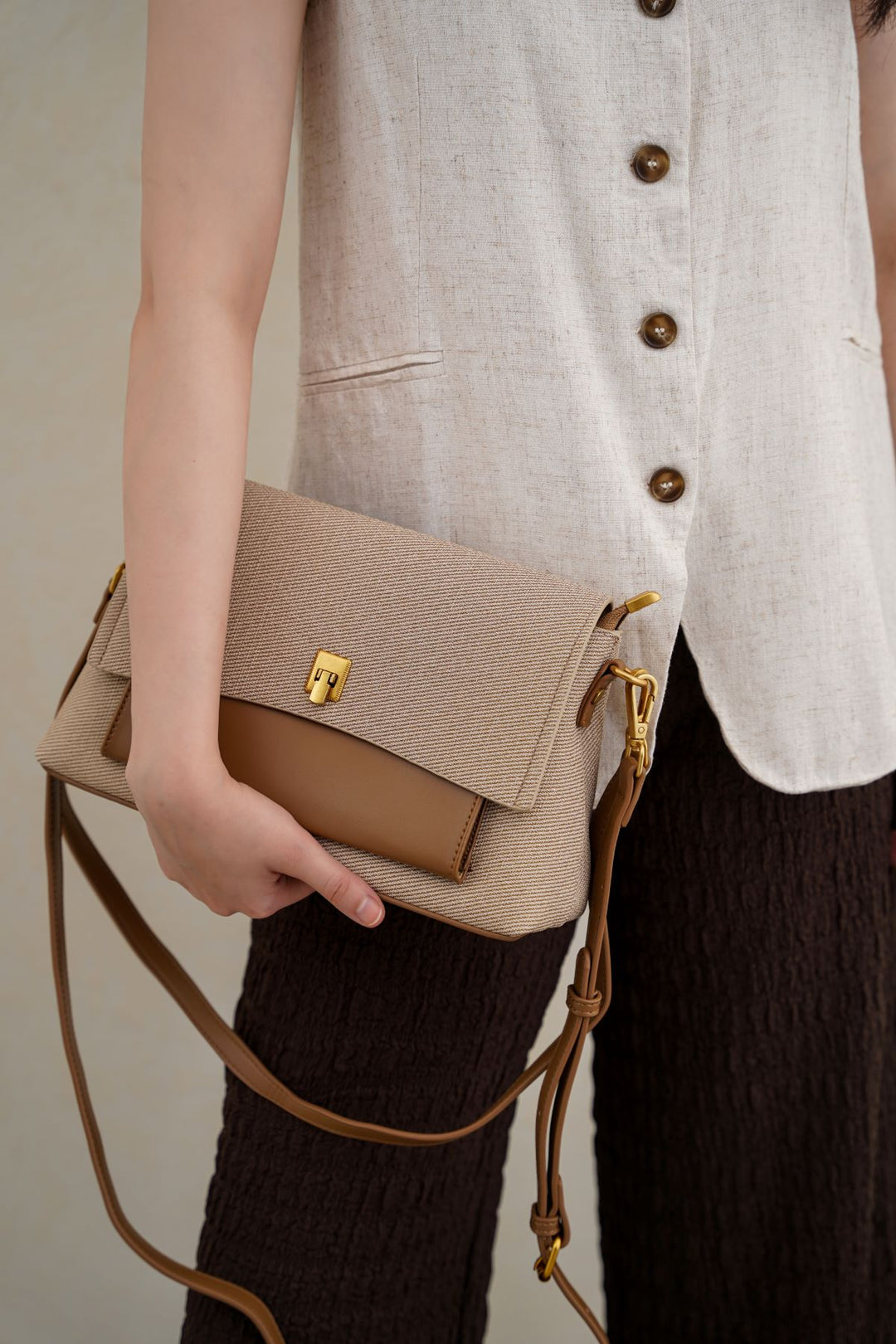 BEIGE TABARIS SHOULDER BAG