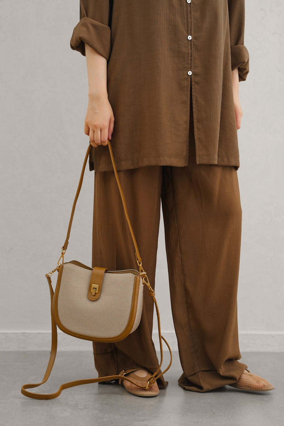 TAN BADARO CROSSBODY BAG