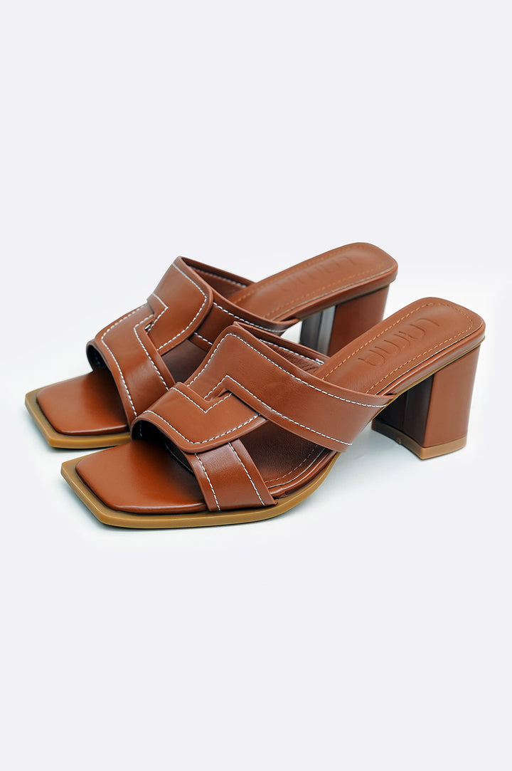 BROWN CROSSOVER BLOCK HEEL