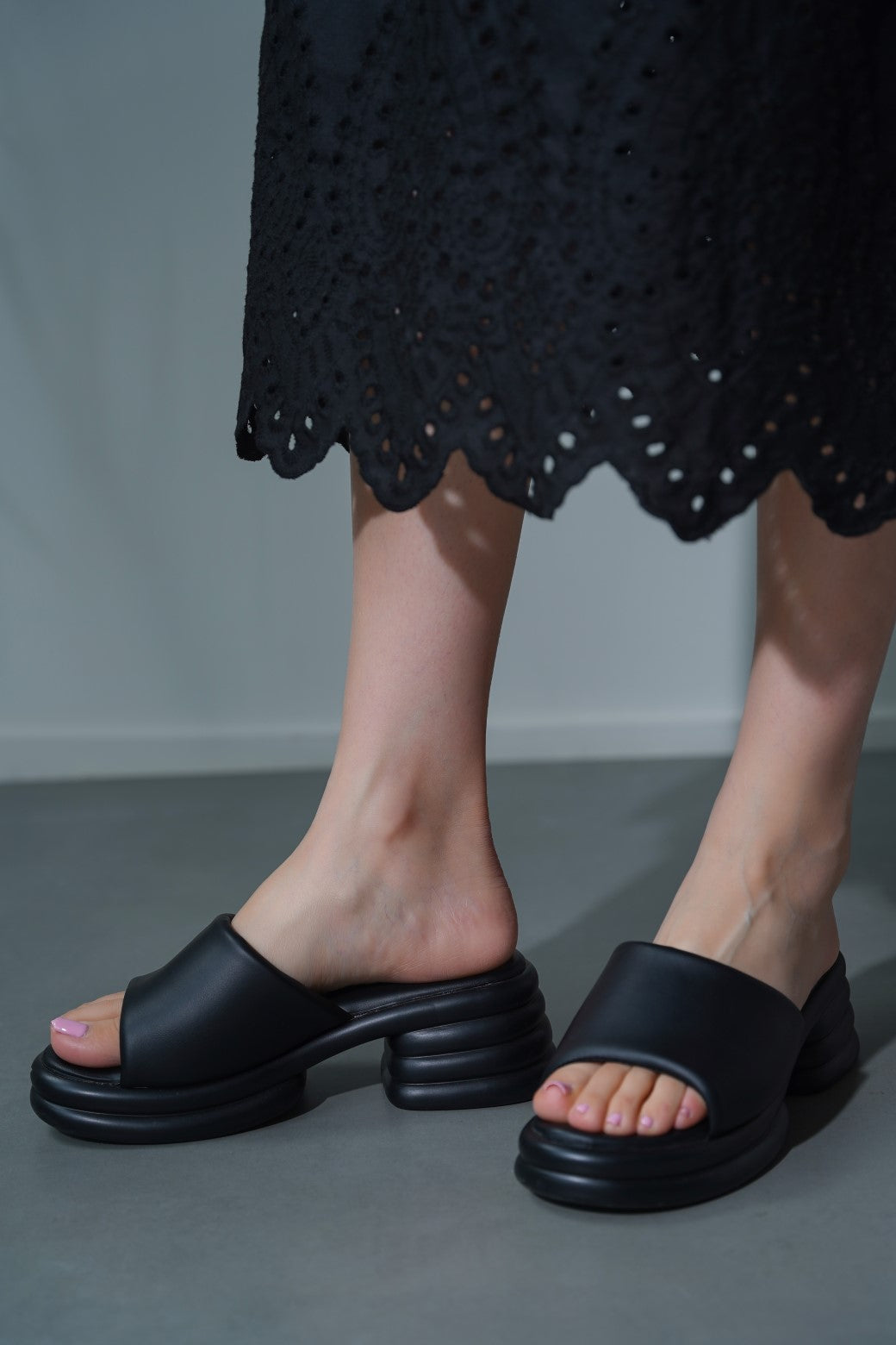 BLACK BUBBLE MAMA HEEL