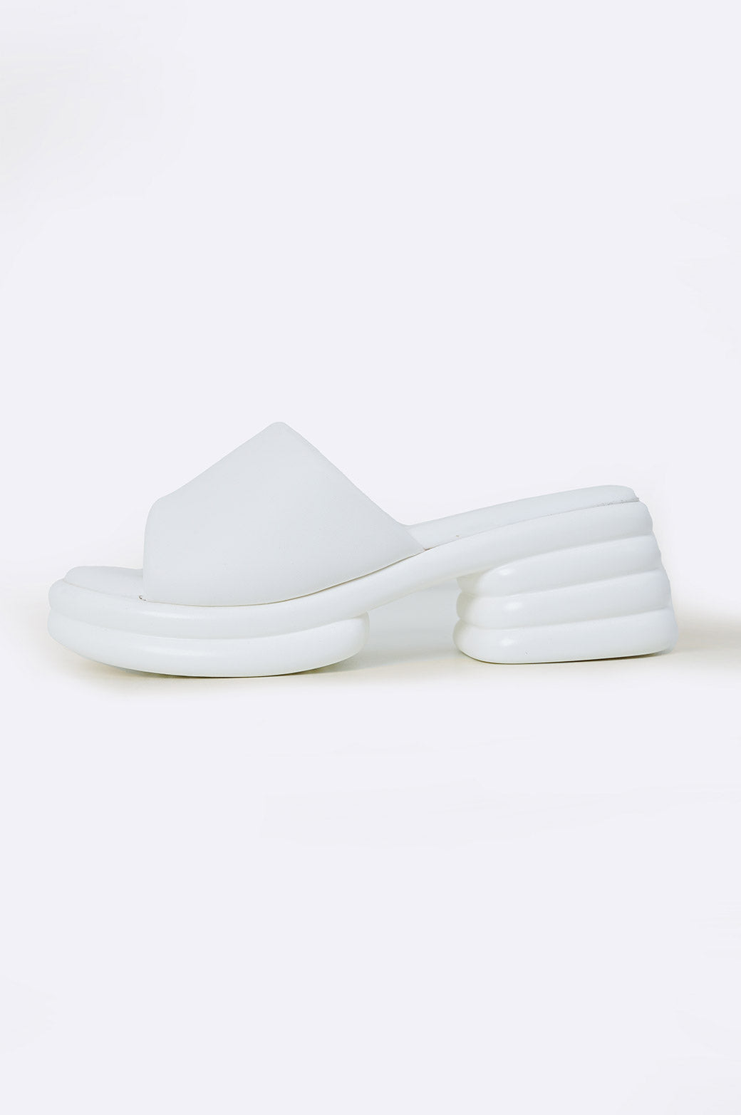 WHITE BUBBLE MAMA HEEL