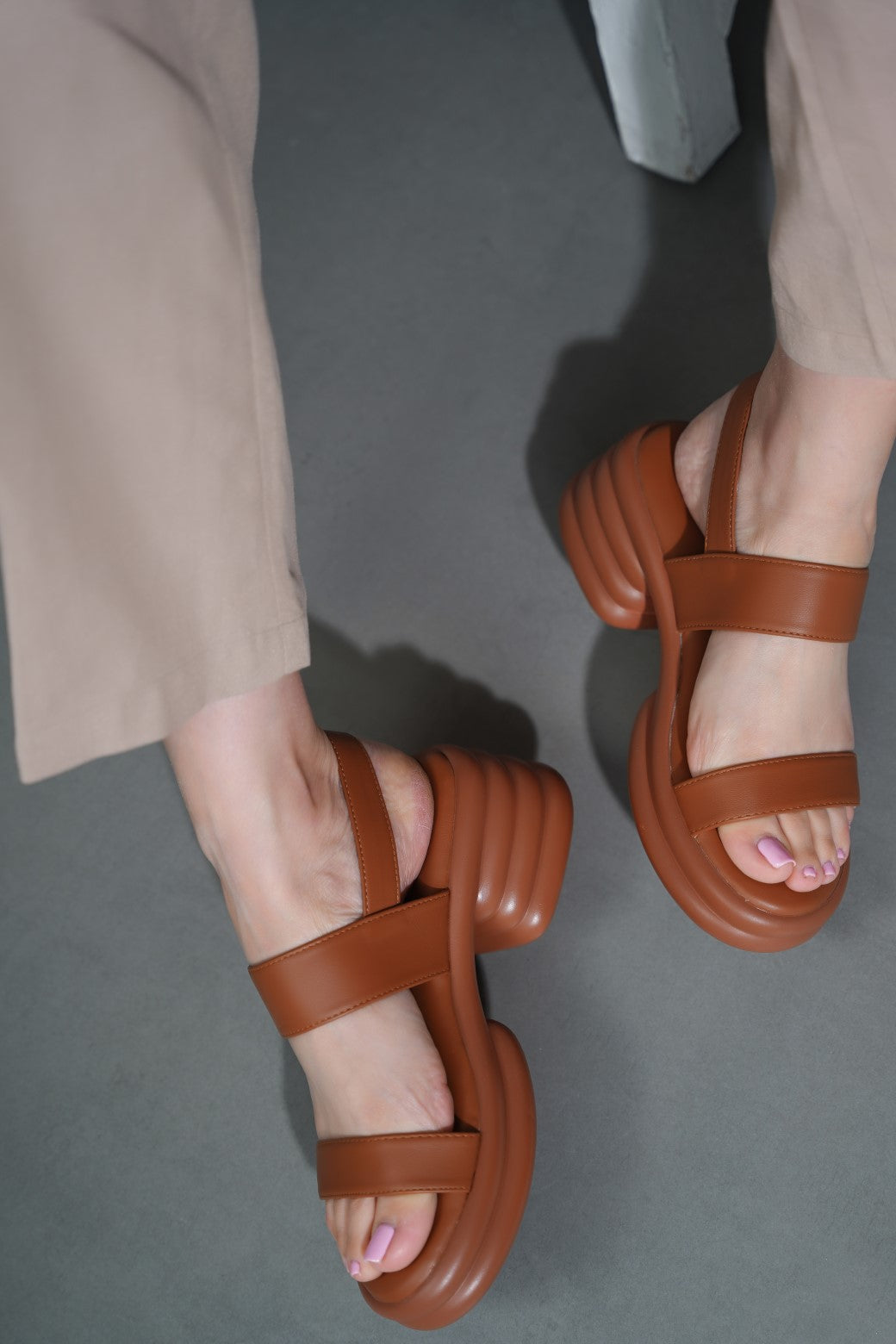 BROWN BUBBLE MAMA SANDALS