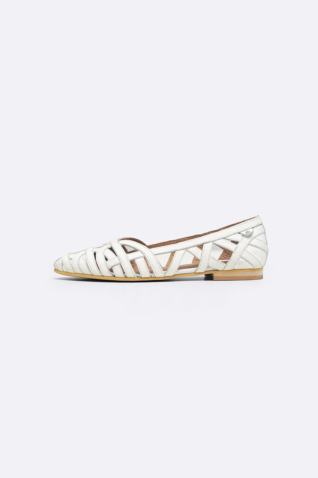 WHITE LEATHER WOVEN PUMPS