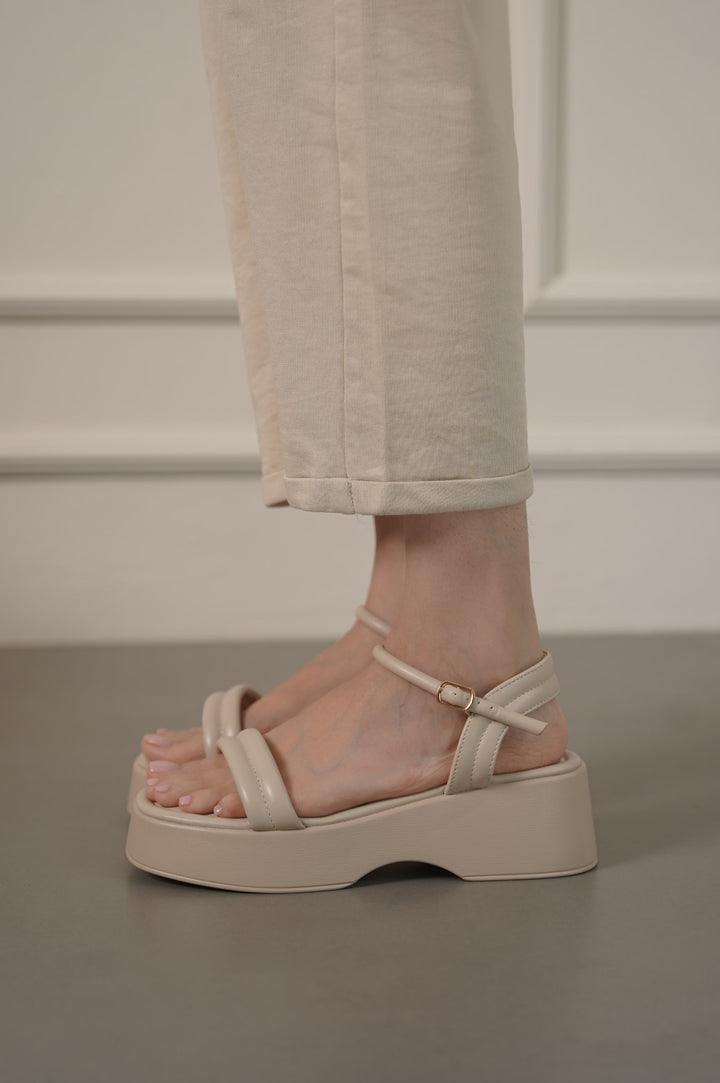 BEIGE LIGHTWEIGHT WIDE MAMA SANDALS