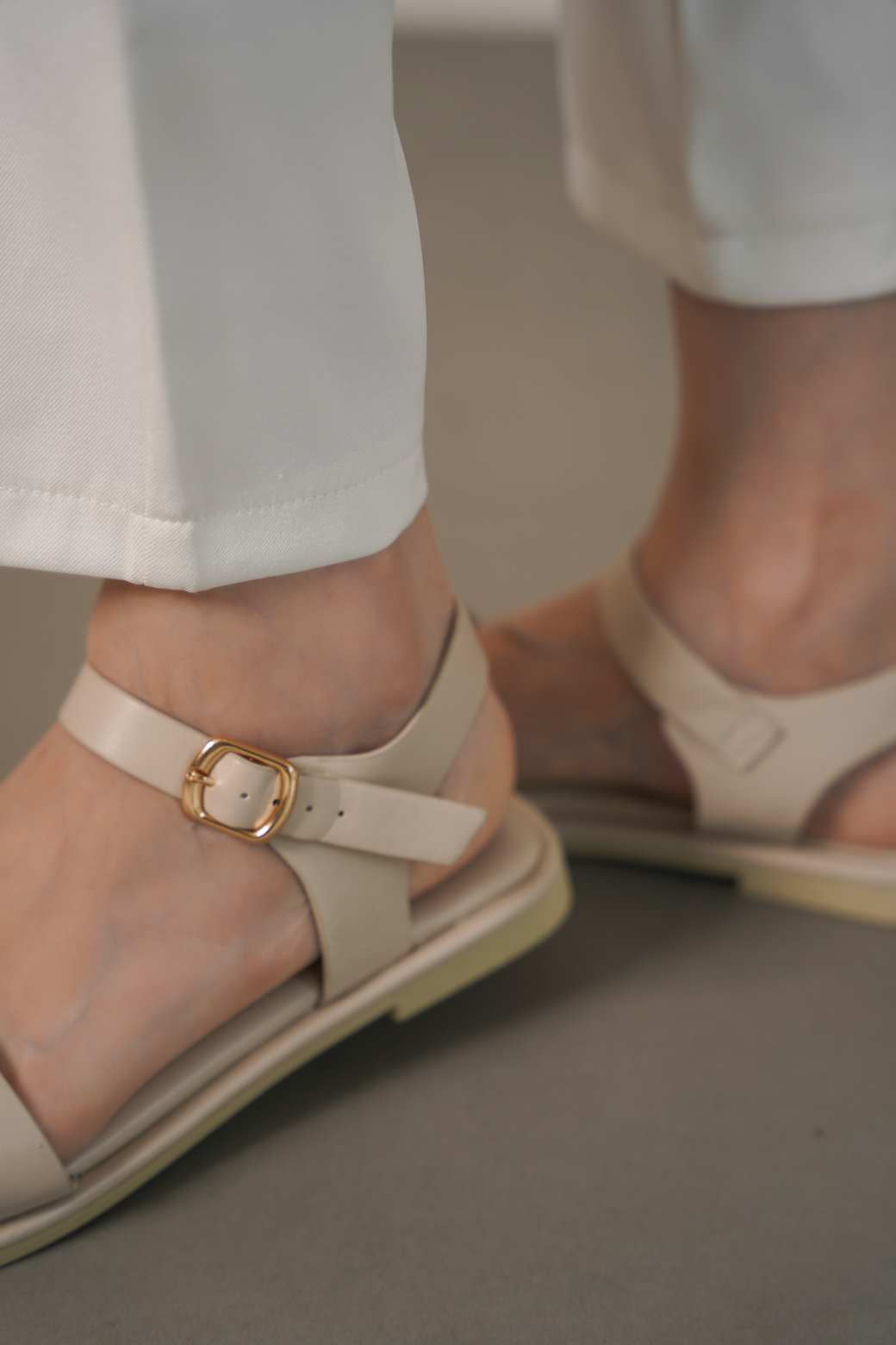 BEIGE BASIC MAMA SANDALS