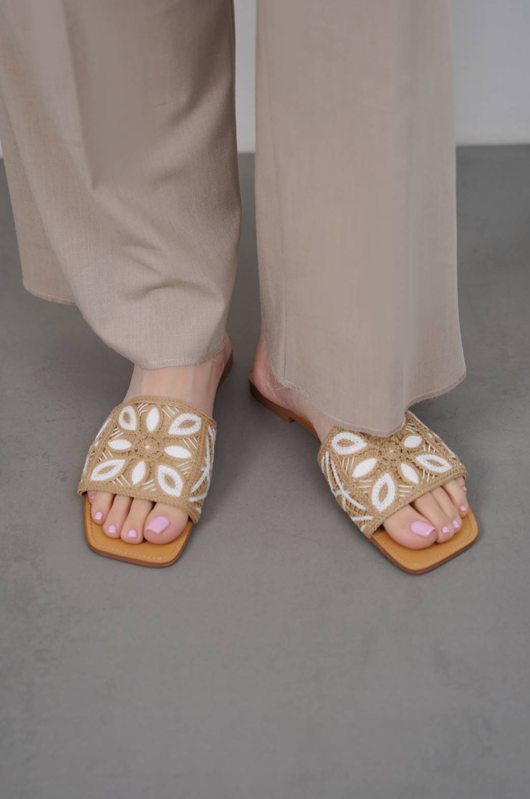 CAMEL FLORAL WEAVE SLIDES