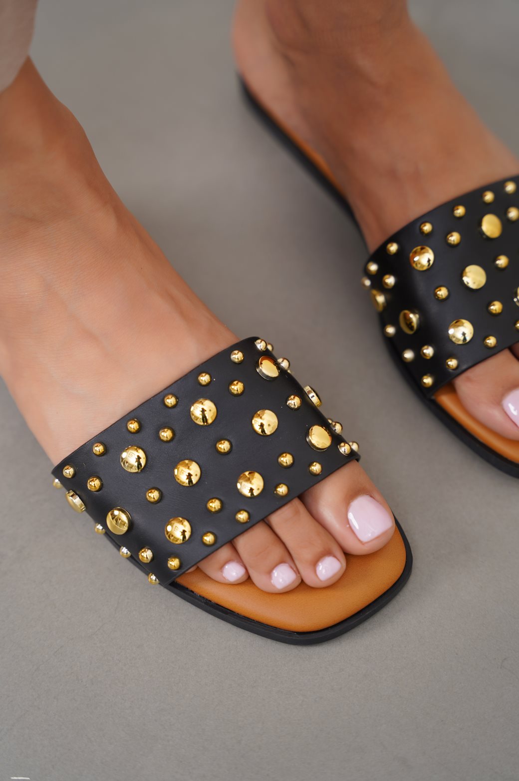 BLACK STUDDED SLIDES