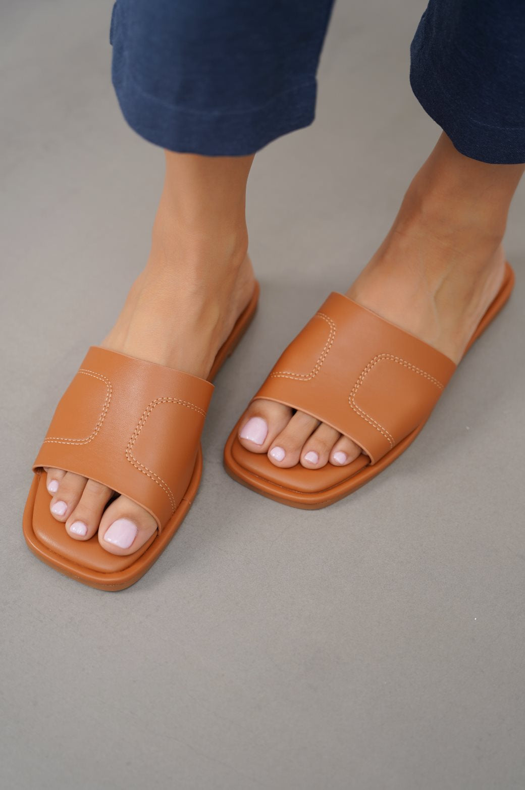 TAN BASIC COMFY SLIDES