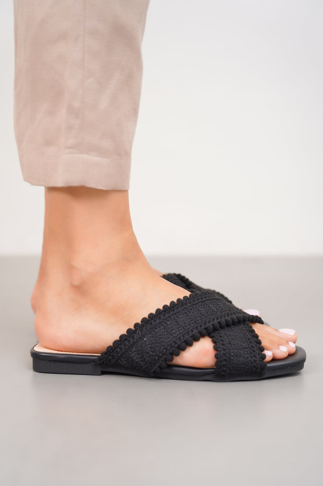 BLACK WOVEN LACE SLIDES