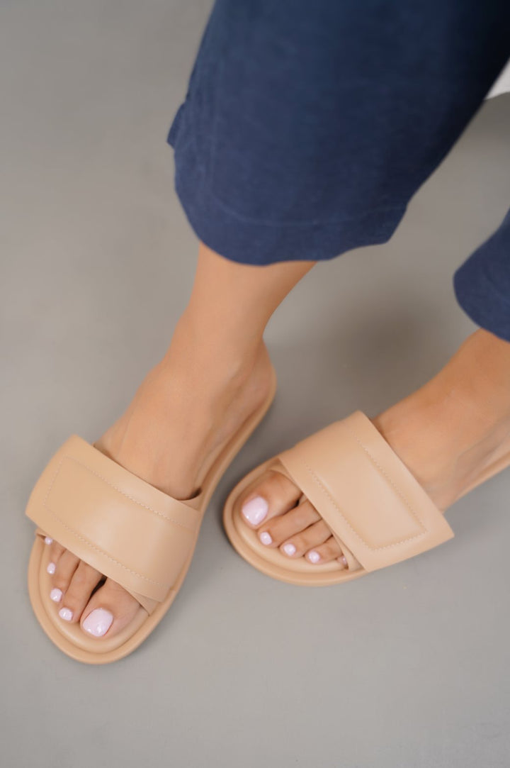 BEIGE MARSHMALLOW SLIDES