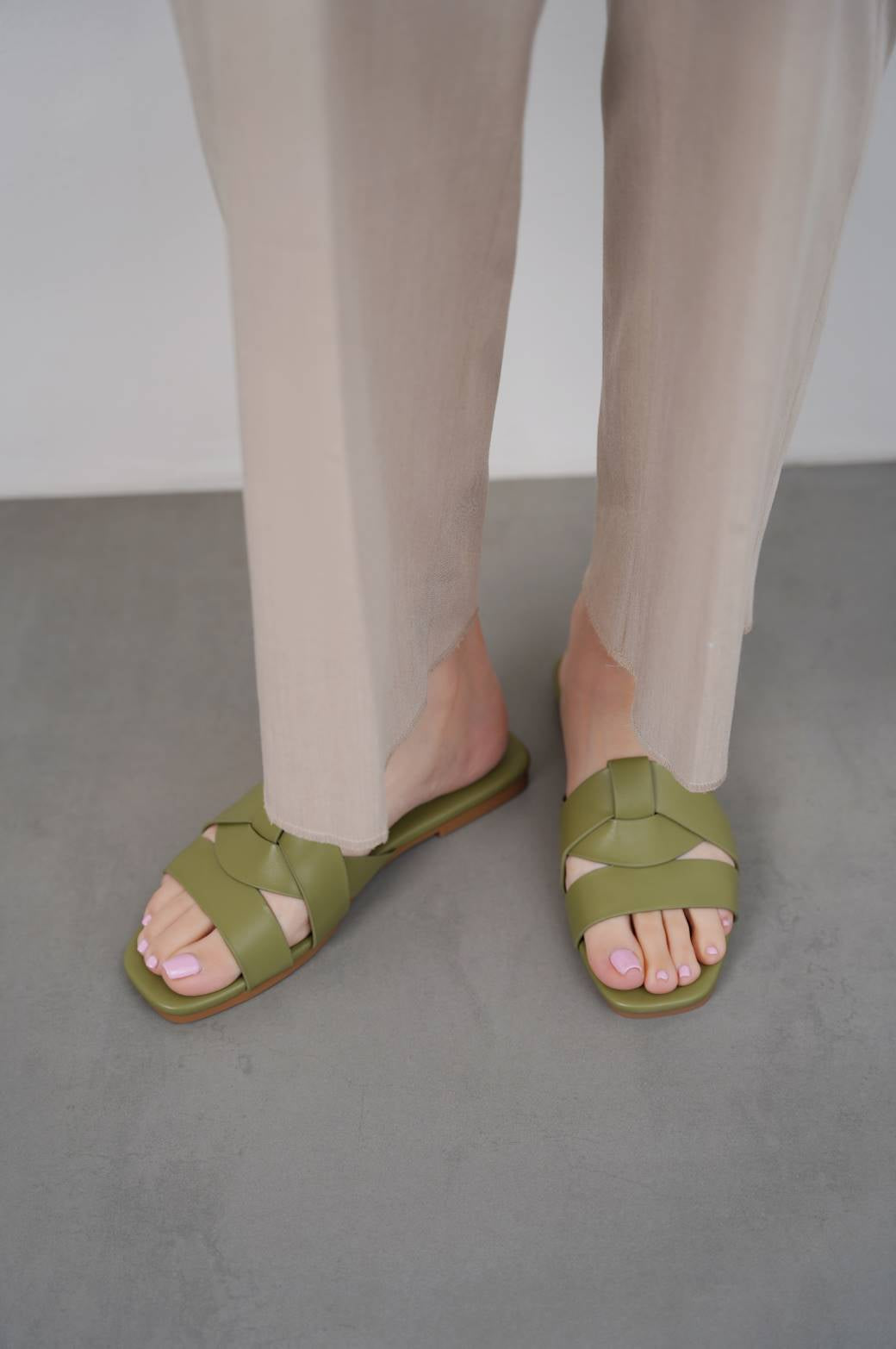 GREEN STRAPPY WOVEN SLIDES