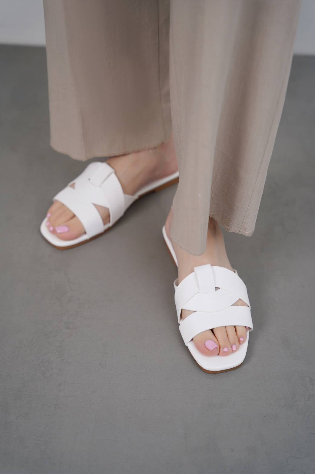 WHITE STRAPPY WOVEN SLIDES