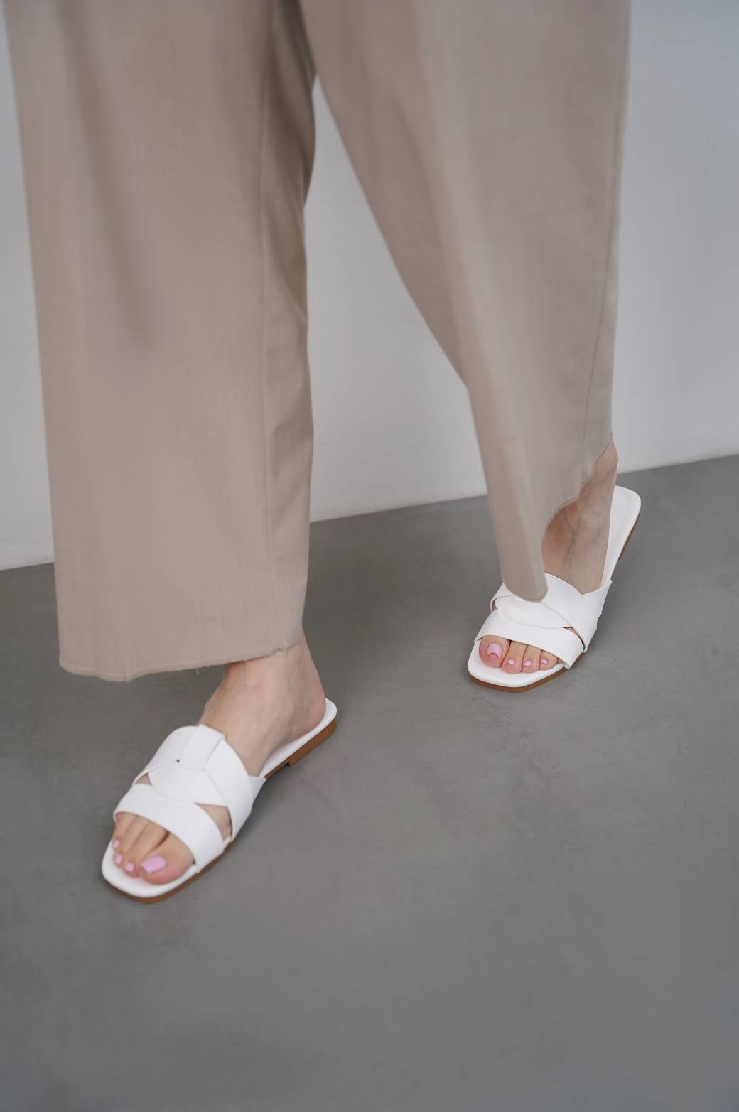 WHITE STRAPPY WOVEN SLIDES
