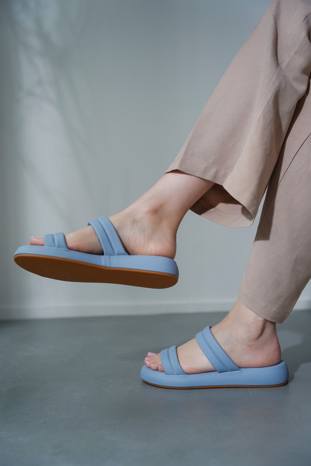 BLUE HOLIDAY MAMA SLIDES