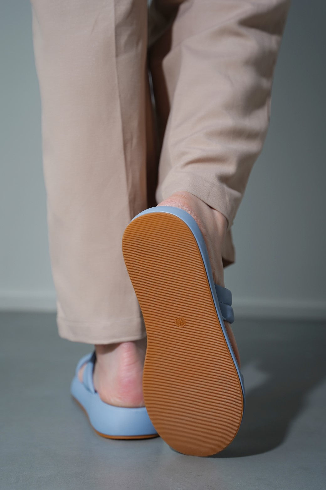 BLUE HOLIDAY MAMA SLIDES