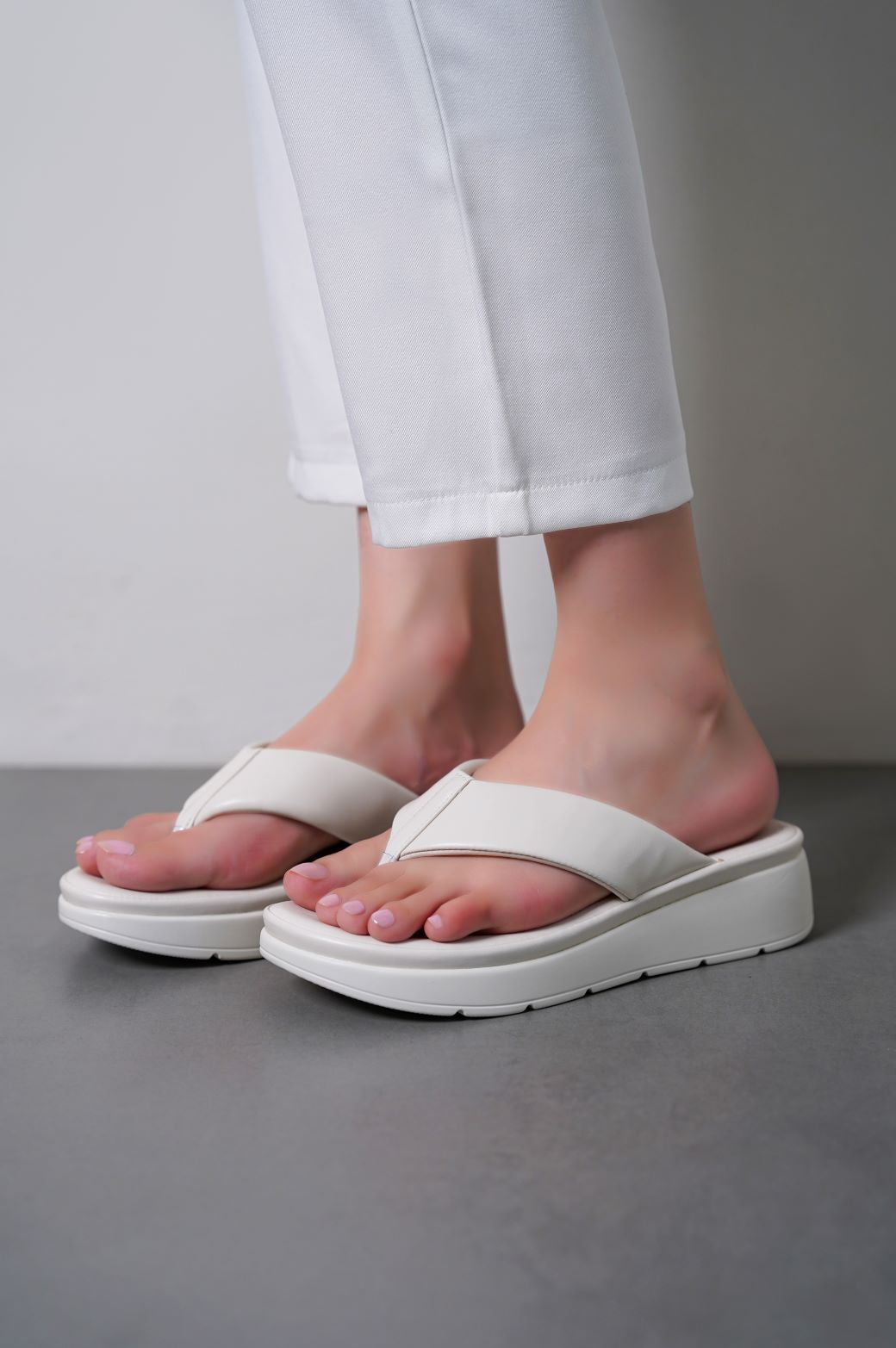 CREAM MAMA FLIP-FLOPS