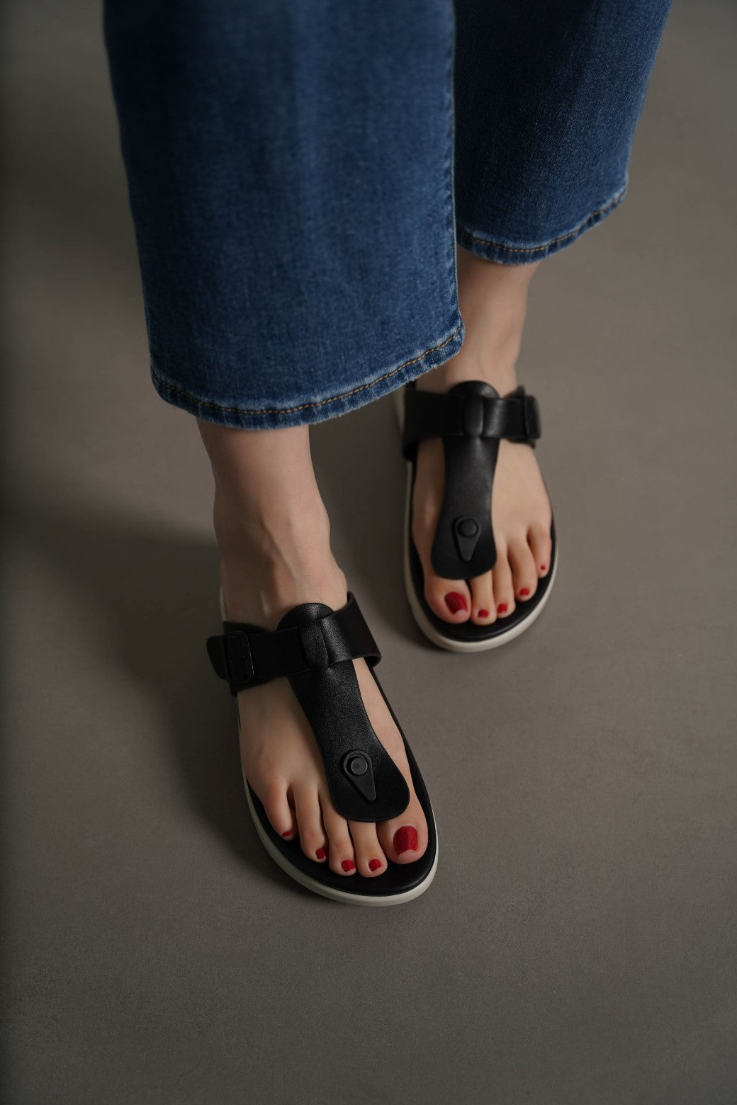 BLACK MAMA FLY FLOPS