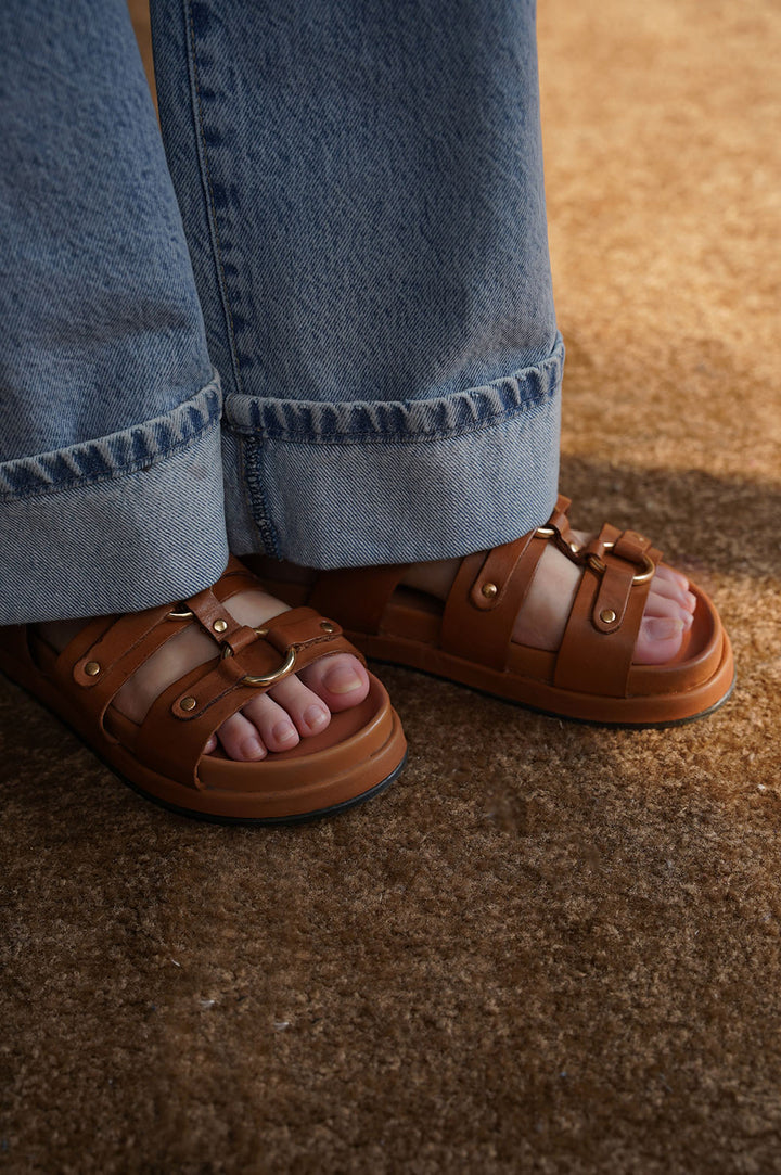 TAN LEATHER RING SLIDES