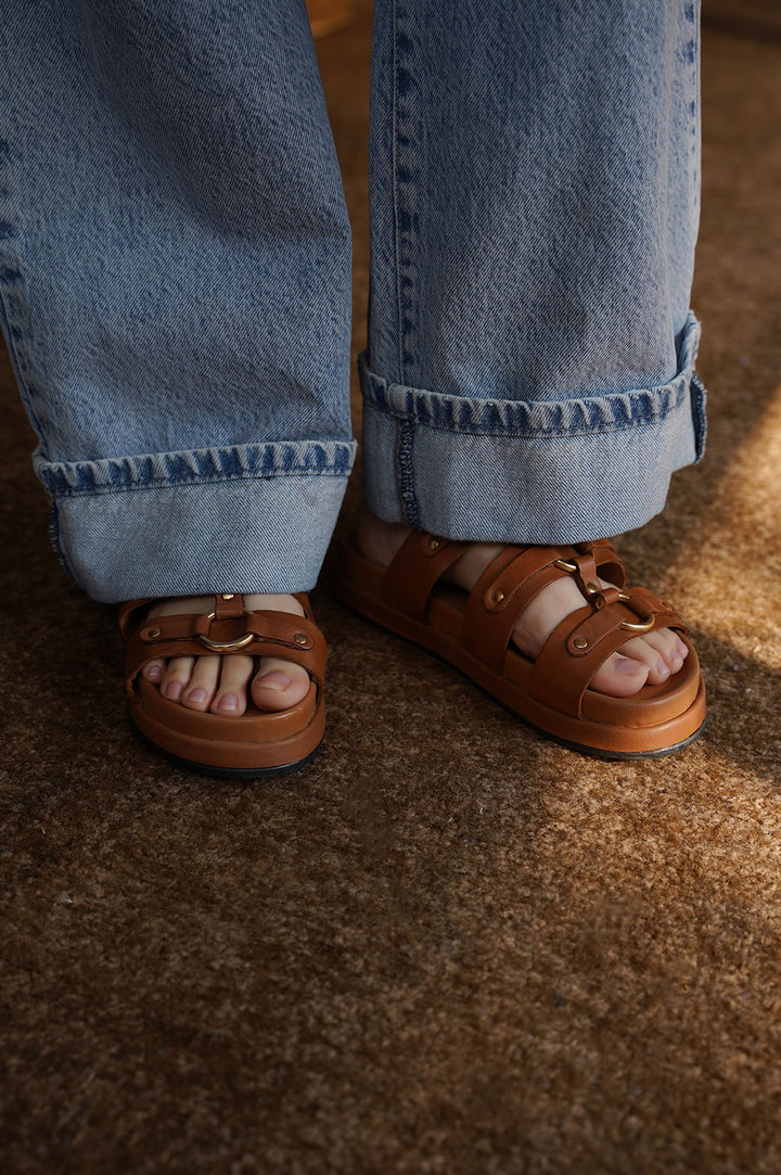 TAN LEATHER RING SLIDES