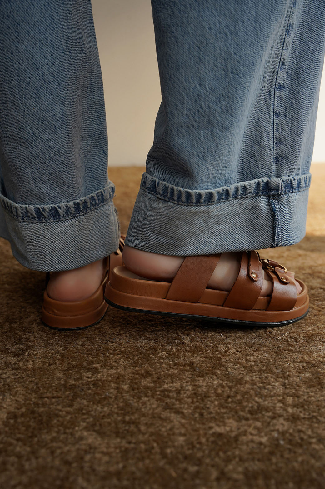 TAN LEATHER RING SLIDES