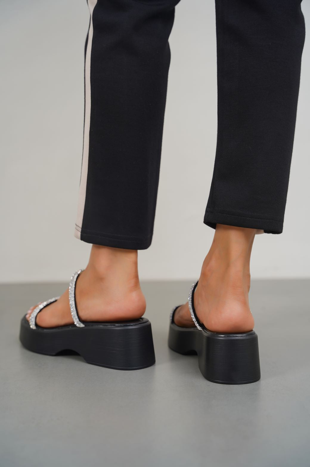 BLACK PARTY PLATFORMS