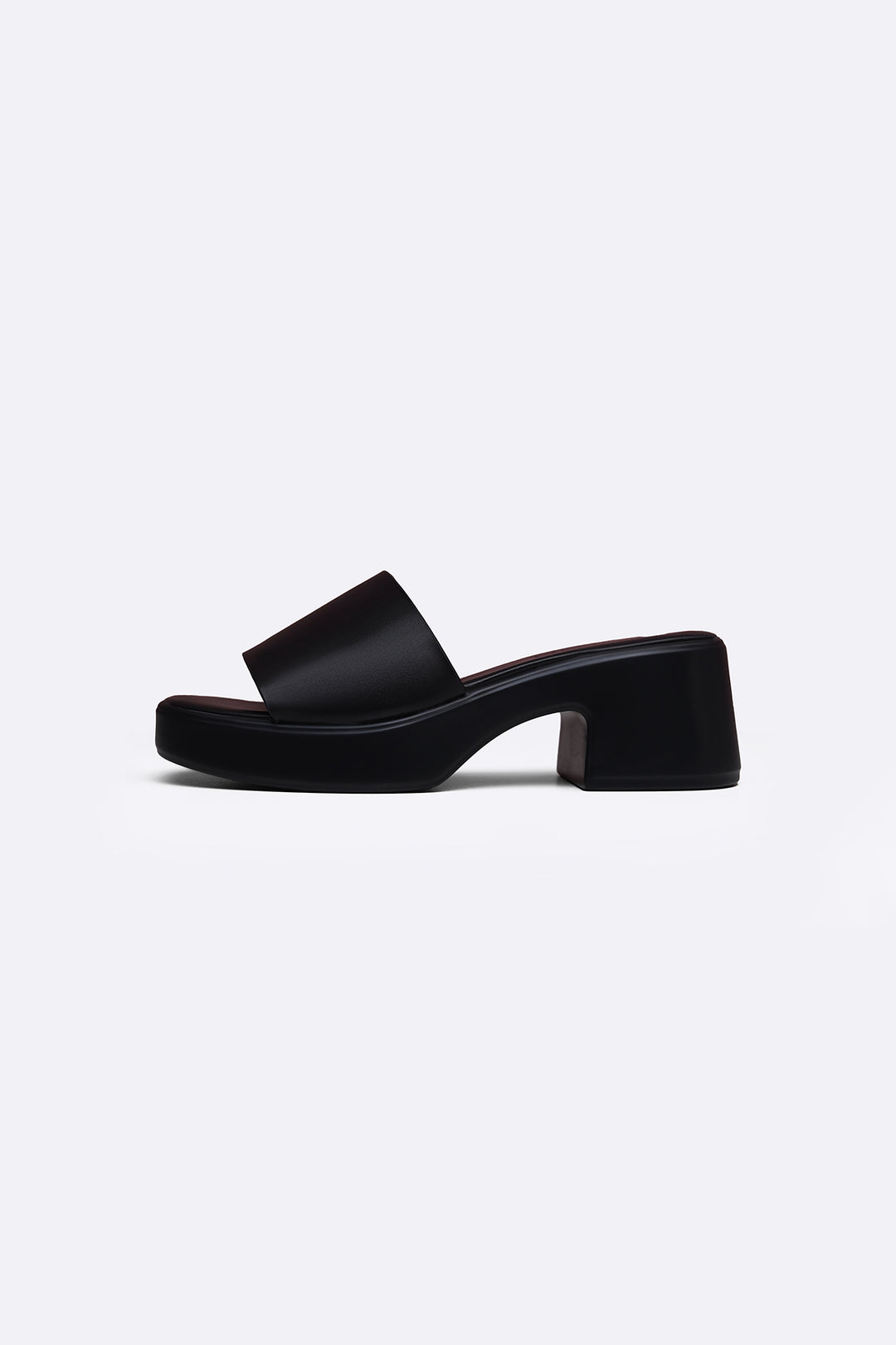 BLACK EASY BLOCK HEELS