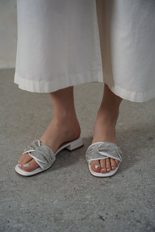 WHITE ZUMA BLOCK HEEL
