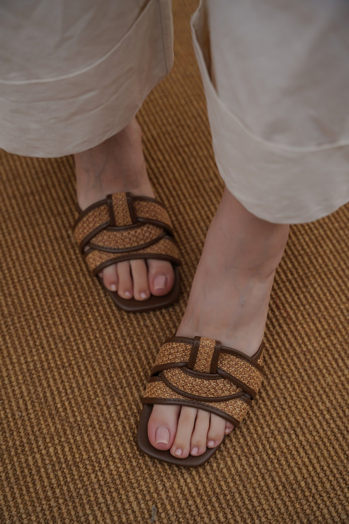 COFFEE WEAVE BLOCK HEELS