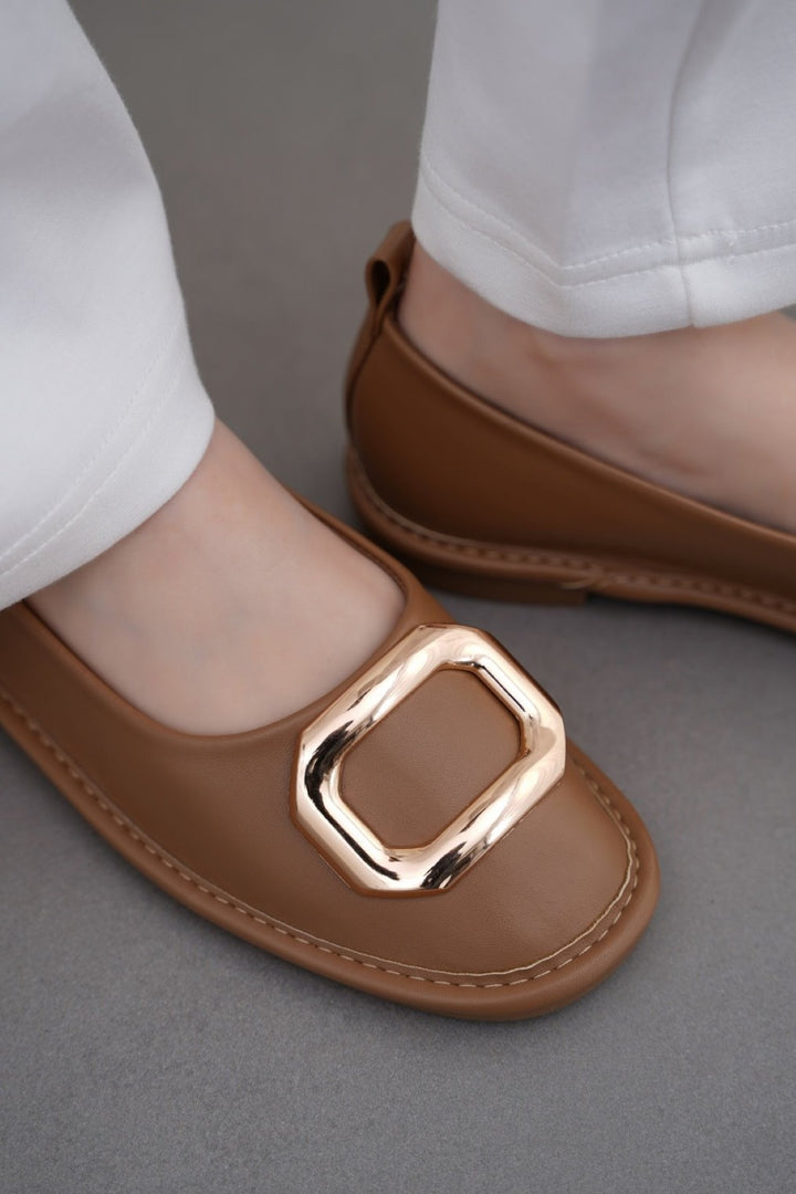 SOFT BUCKLE PUMPS