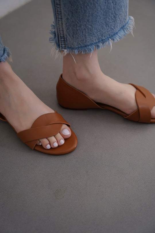 TAN DORSAY FLATS