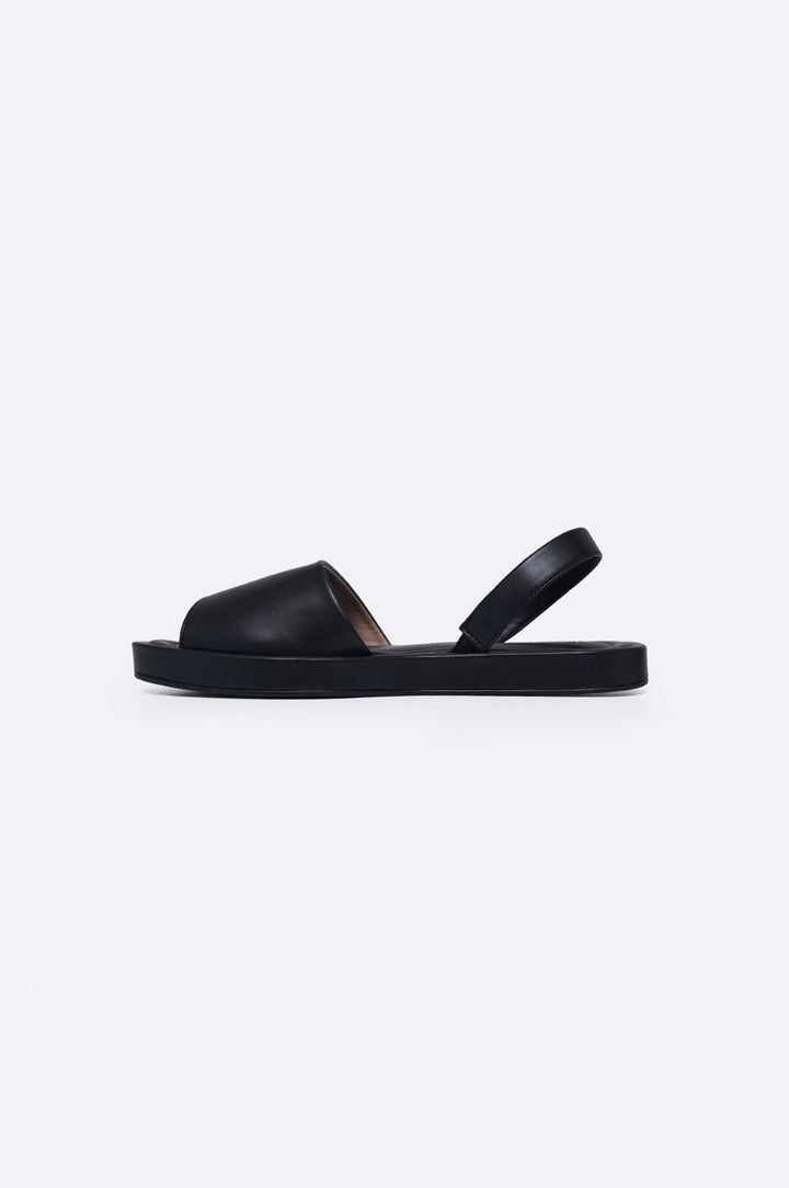 BLACK GREEK SLIPPER SANDAL