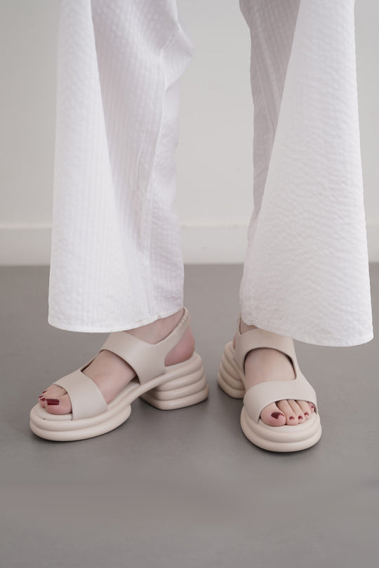 OAT WHITE BUBBLE MAMA SLINGBACKS