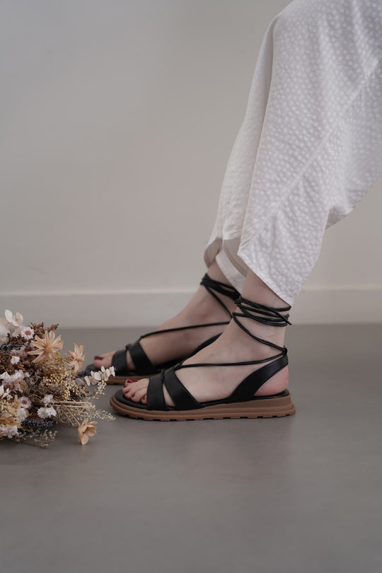BLACK SOFT GLADIATOR SANDALS