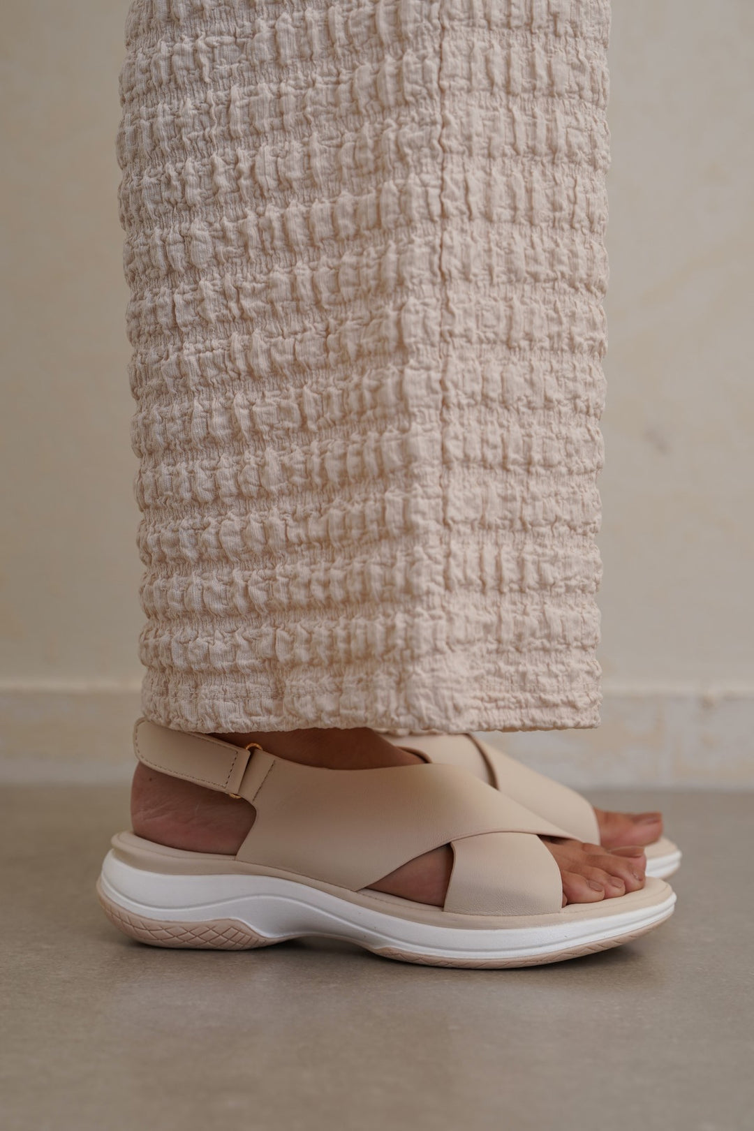 OFF WHITE CROSS MAMA SANDALS