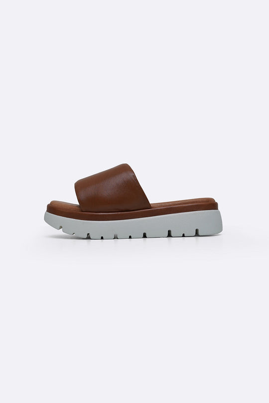 TAN LEATHER MAMA PLATFORM SLIDES