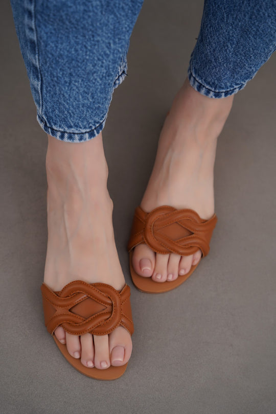 TAN MAUI STITCH SLIDES