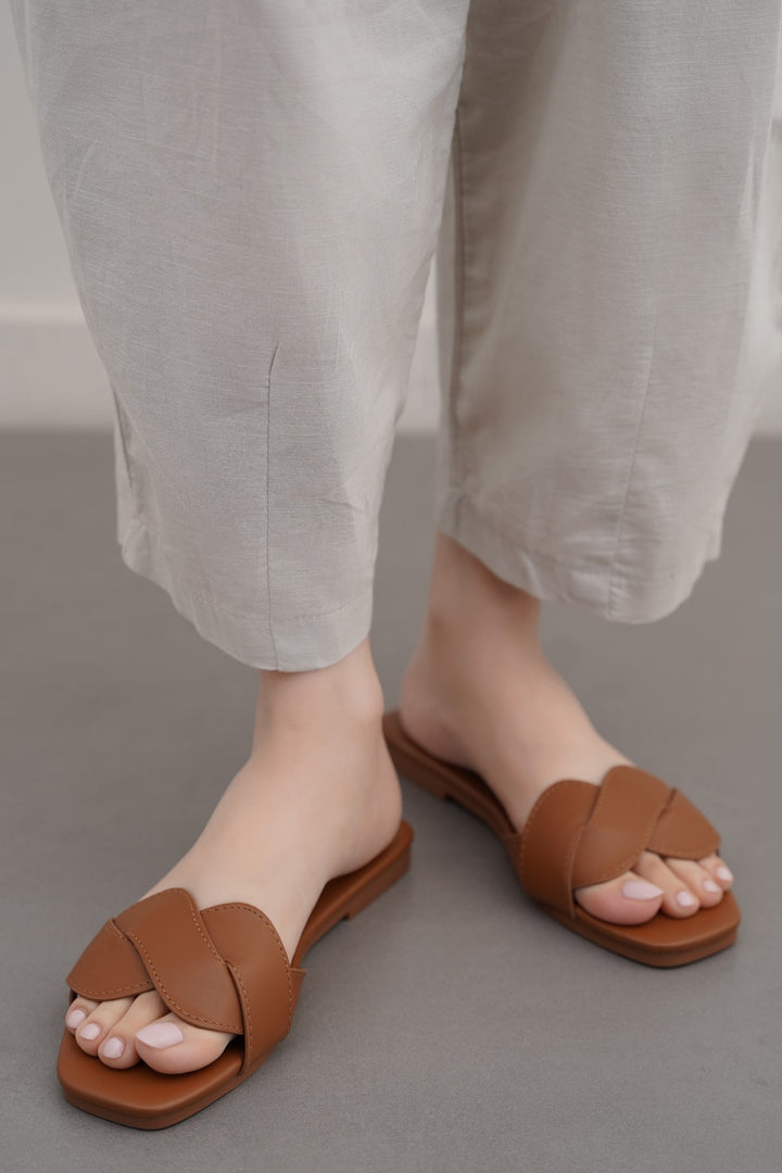 BROWN TRENTO STITCH SLIDES