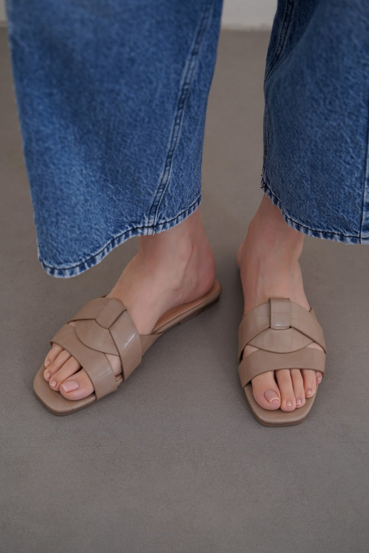 GREY LOTUS SLIDES
