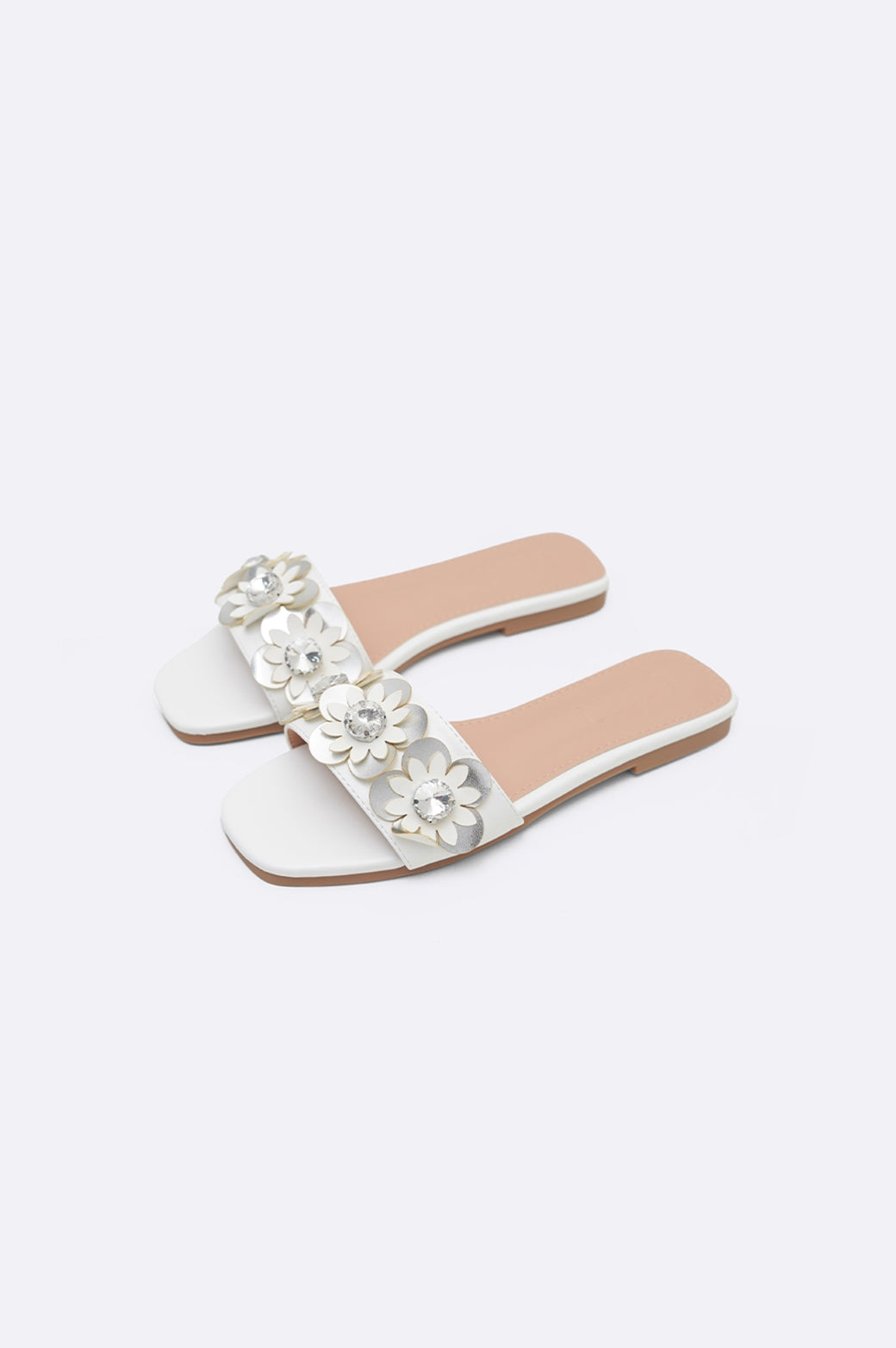 WHITE FLOWER METALLIC SLIDES