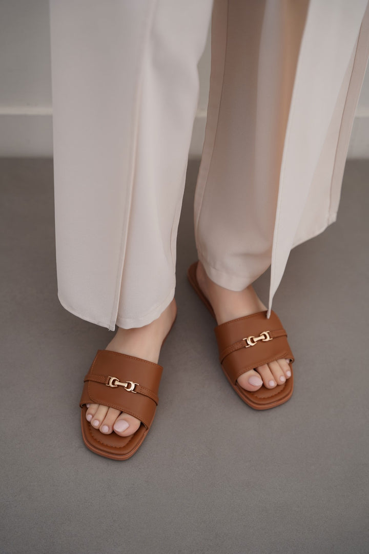 TAN GOLD BUCKLE SLIDES