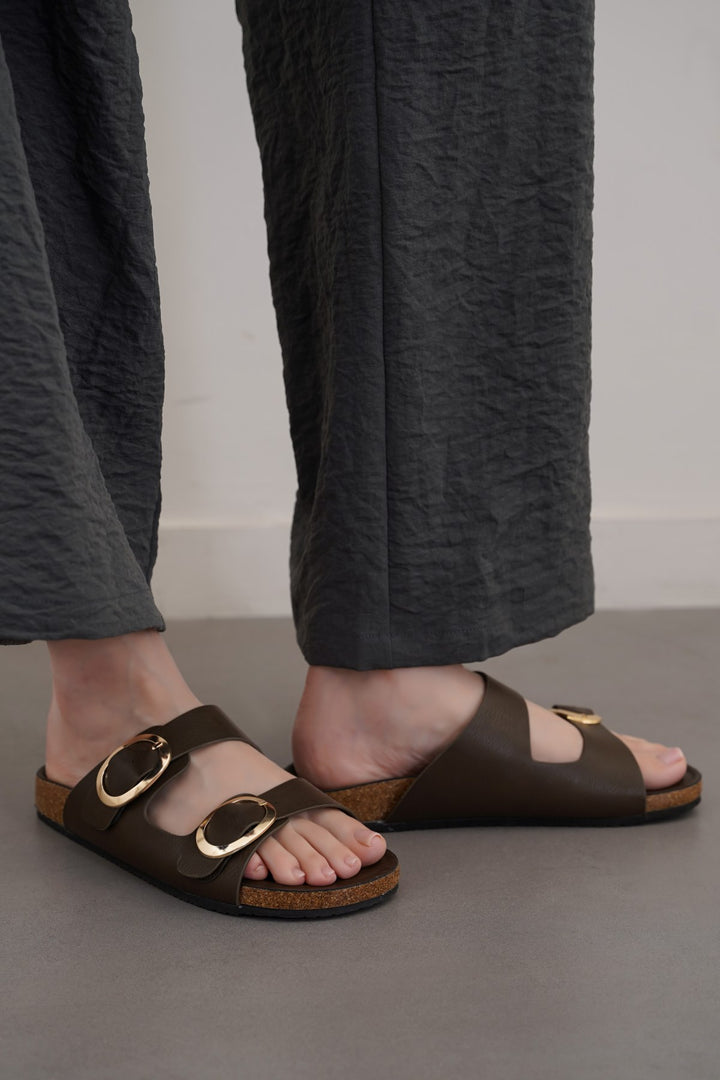BROWN ADJUSTABLE CUSHIONED SLIDES
