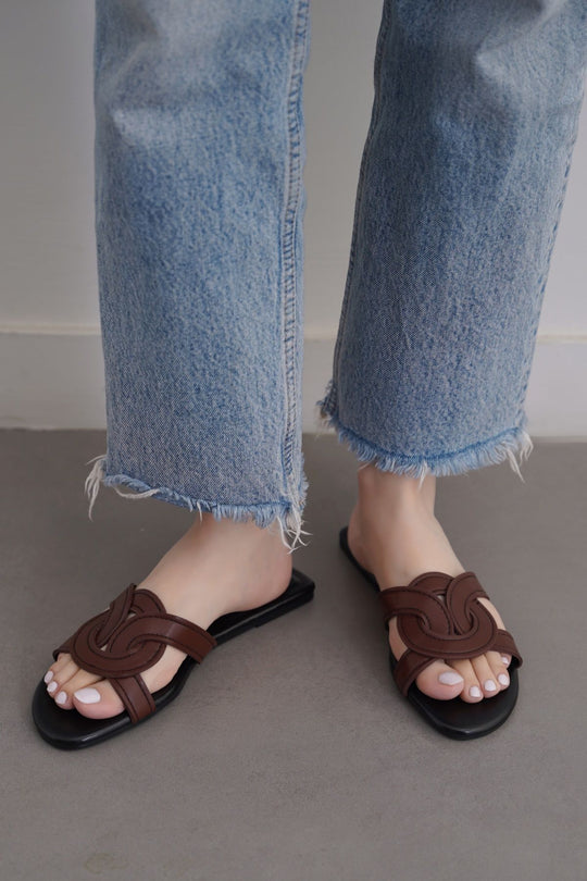 DARK BROWN BOULEVARD SLIDES