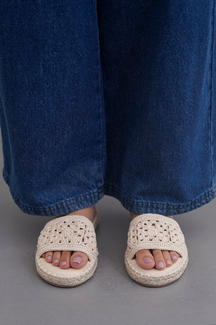 CREAM ROMA WOVEN SLIDES