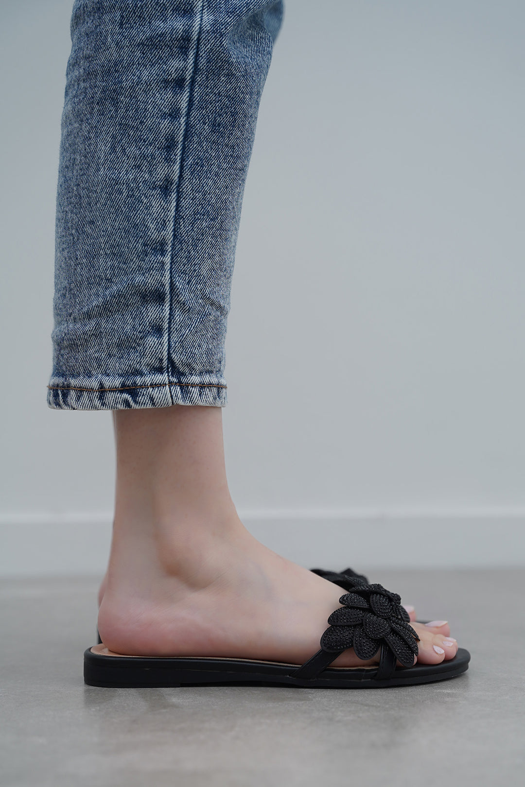 BLACK FIJI SUMMER SLIDES