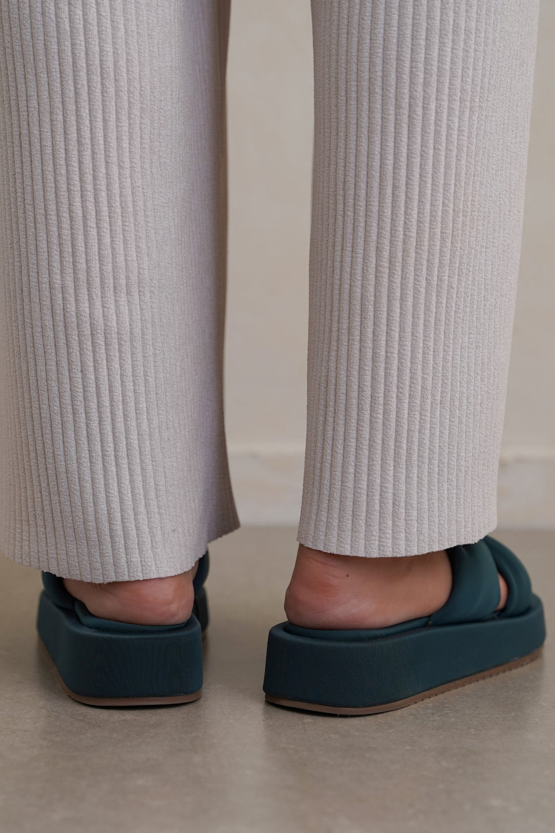 DARK GREEN BOW MAMA SLIDES