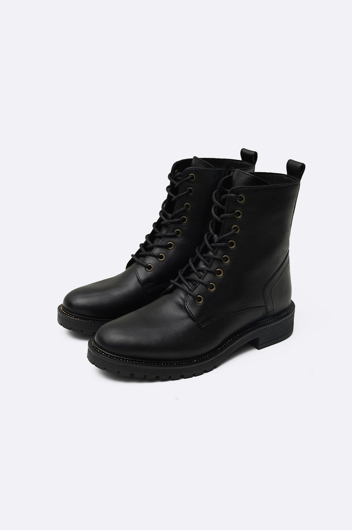 BLACK LACE UP LEATHER BOOTS