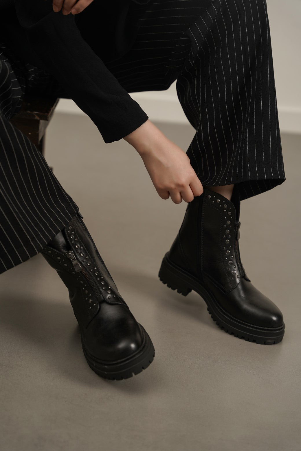 BLACK STUDDED LEATHER BOOTS