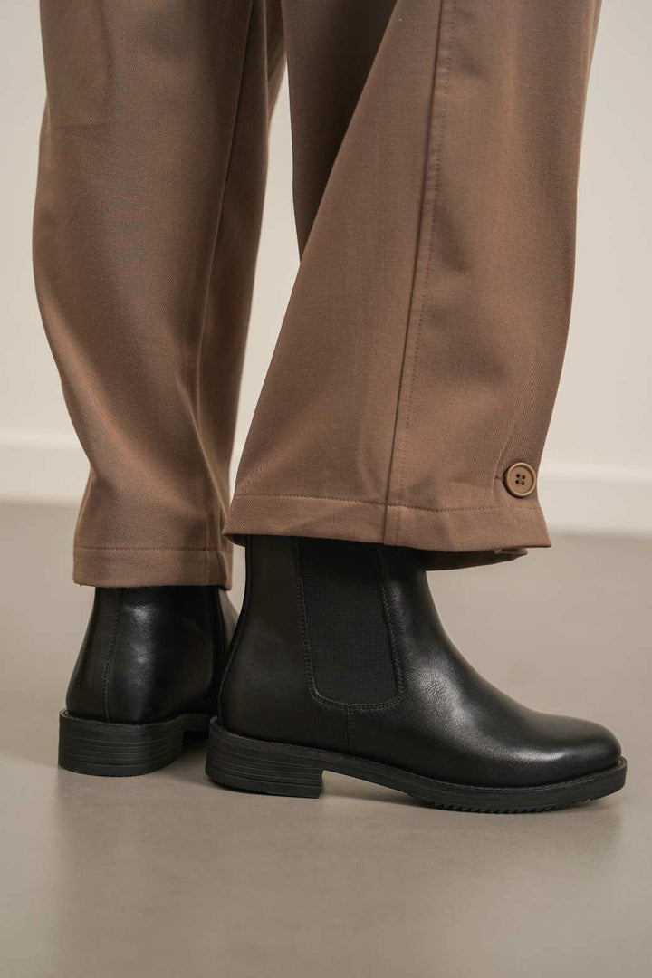 LEATHER CHELSEA BOOTS